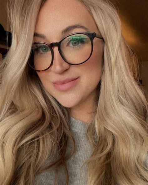 Brianna Coppage, the teacher who quit after her OnlyFans was。